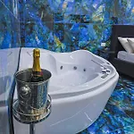 Paradise Luxury & بيت ضيافة 3*